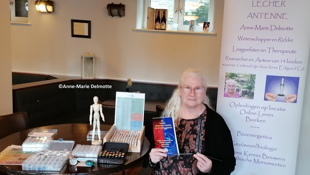 Anne-Marie Delmotte met Lecer antenne